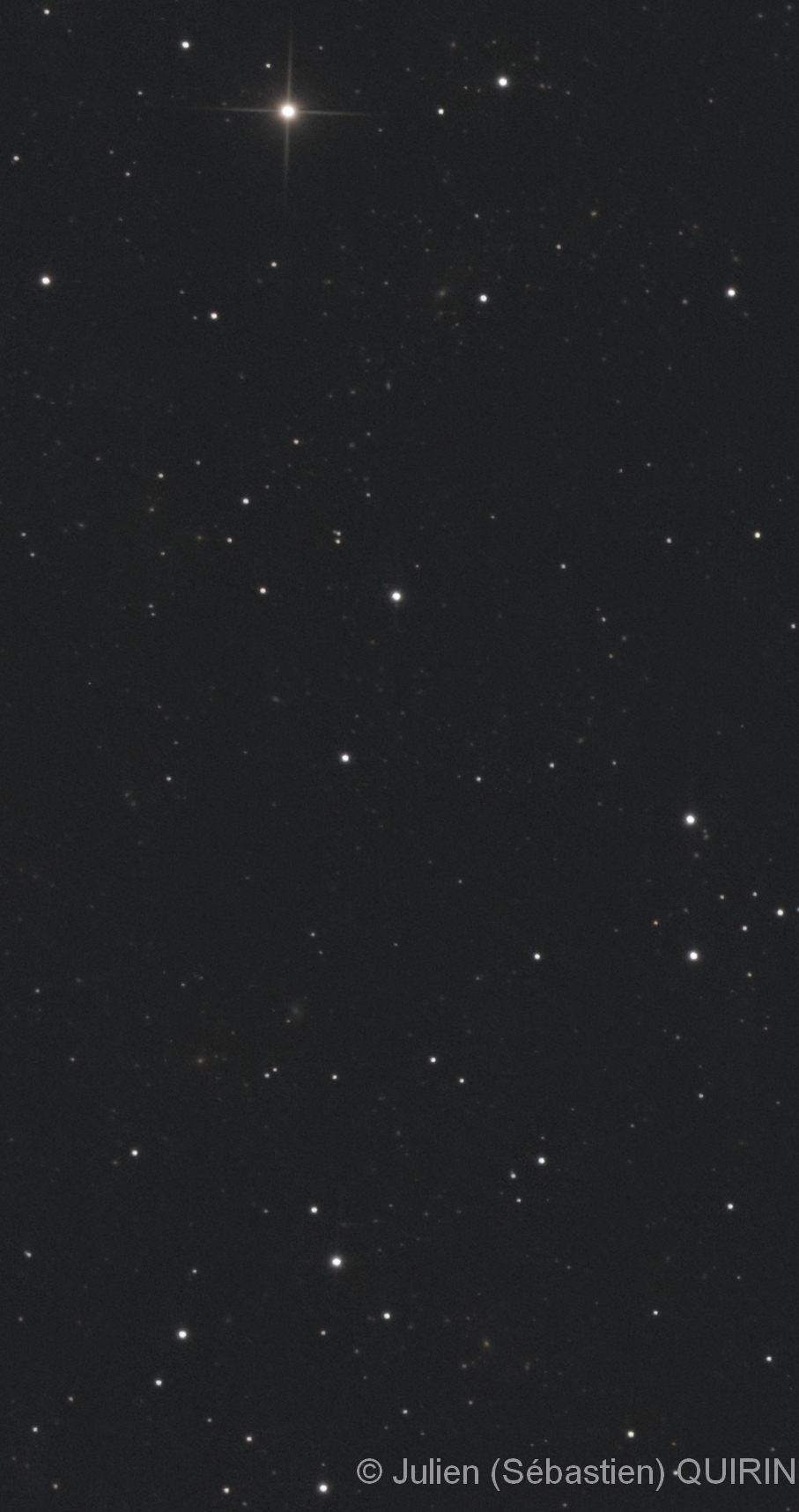 champ profond derrière la galaxie M63